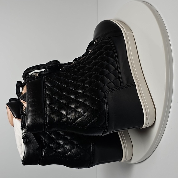 NWOT Linea Paolo Fiji Hidden Wedge High-Top Sneaker Quilted Leather Black 10 - Picture 5 of 14